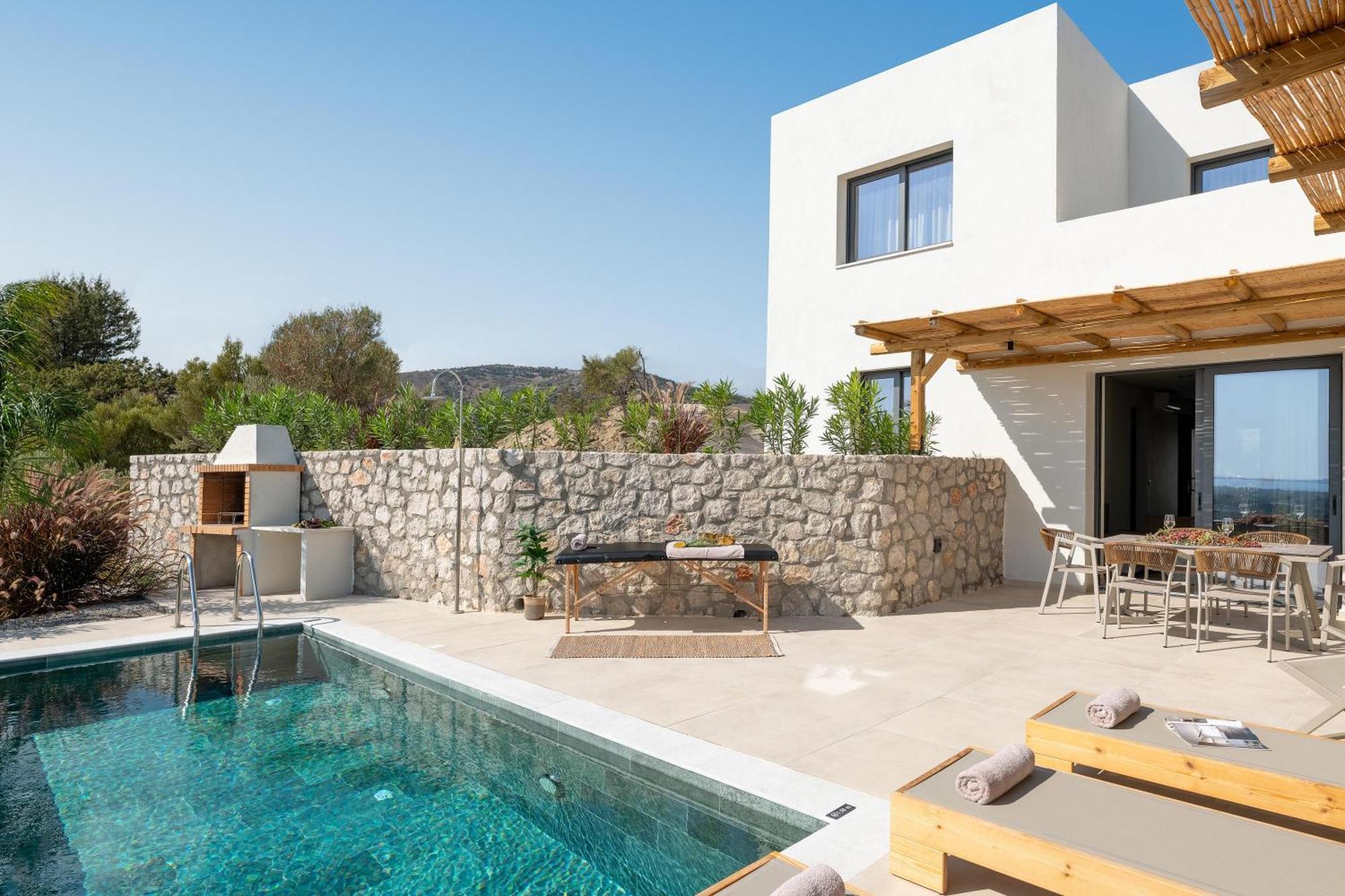 Massari Hills Luxury Living * Malona Village